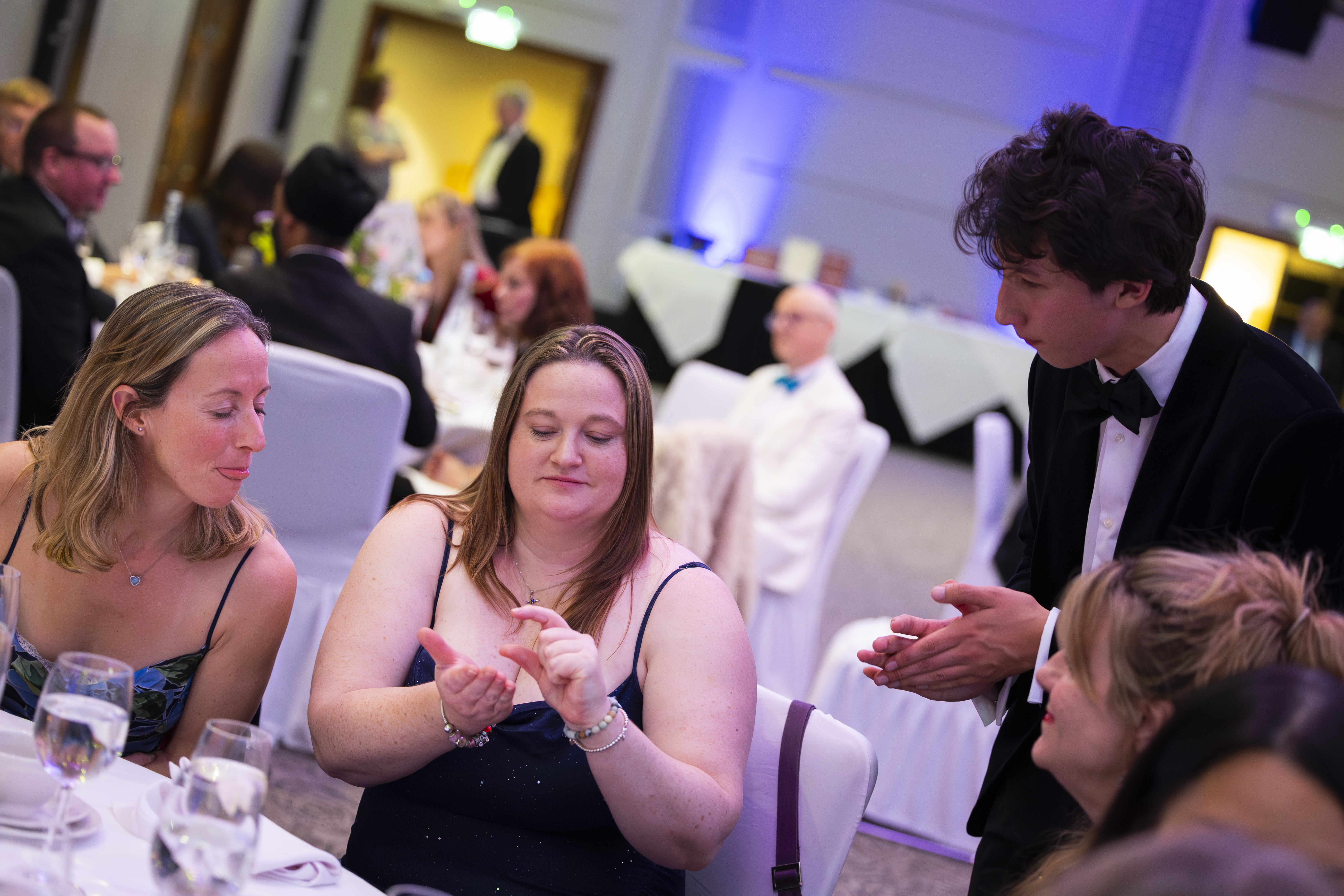 Close-up magician Noah Jelf at work